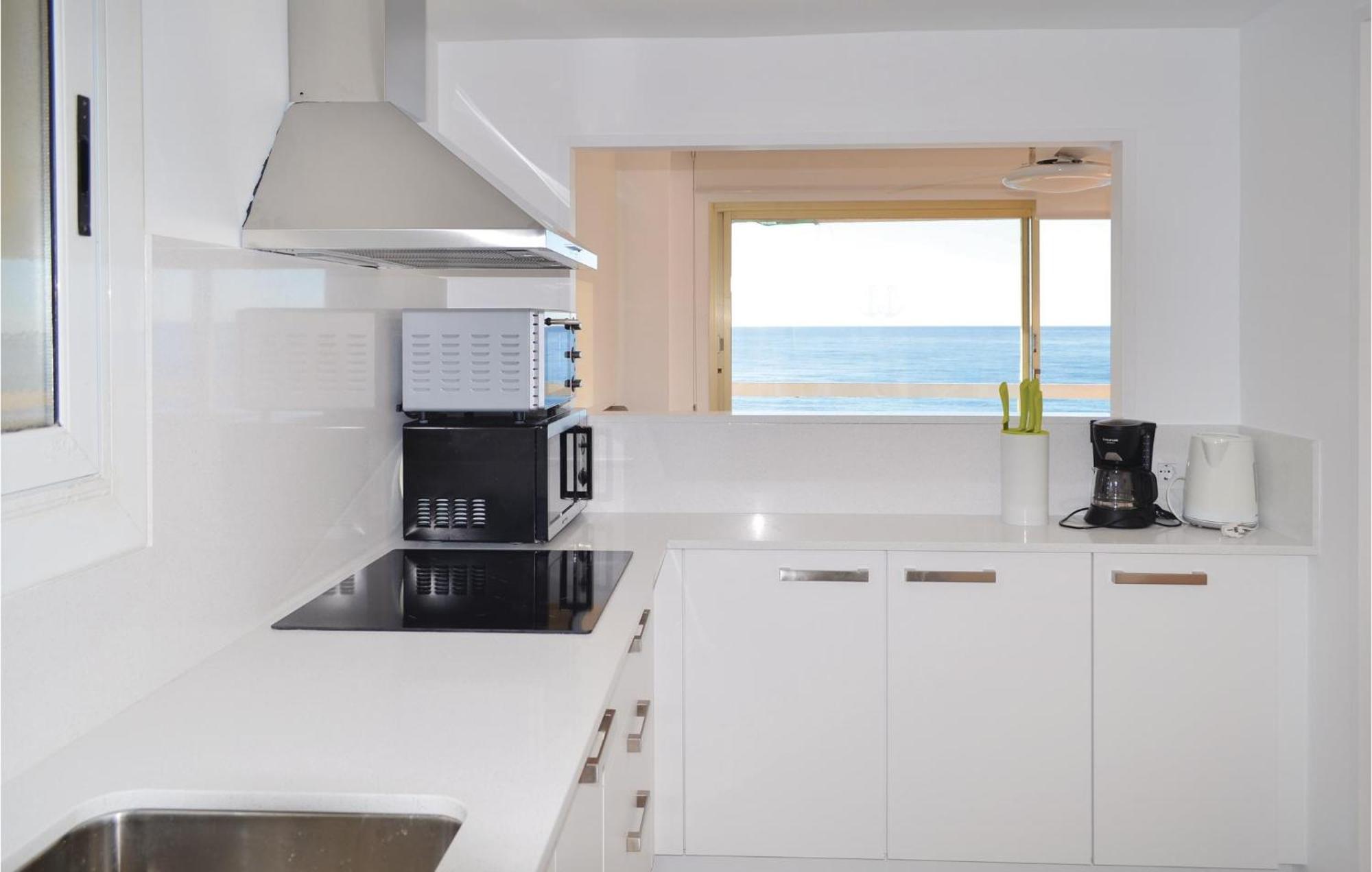 3 Bedroom Beautiful Apartment In Lloret De Mar Ngoại thất bức ảnh
