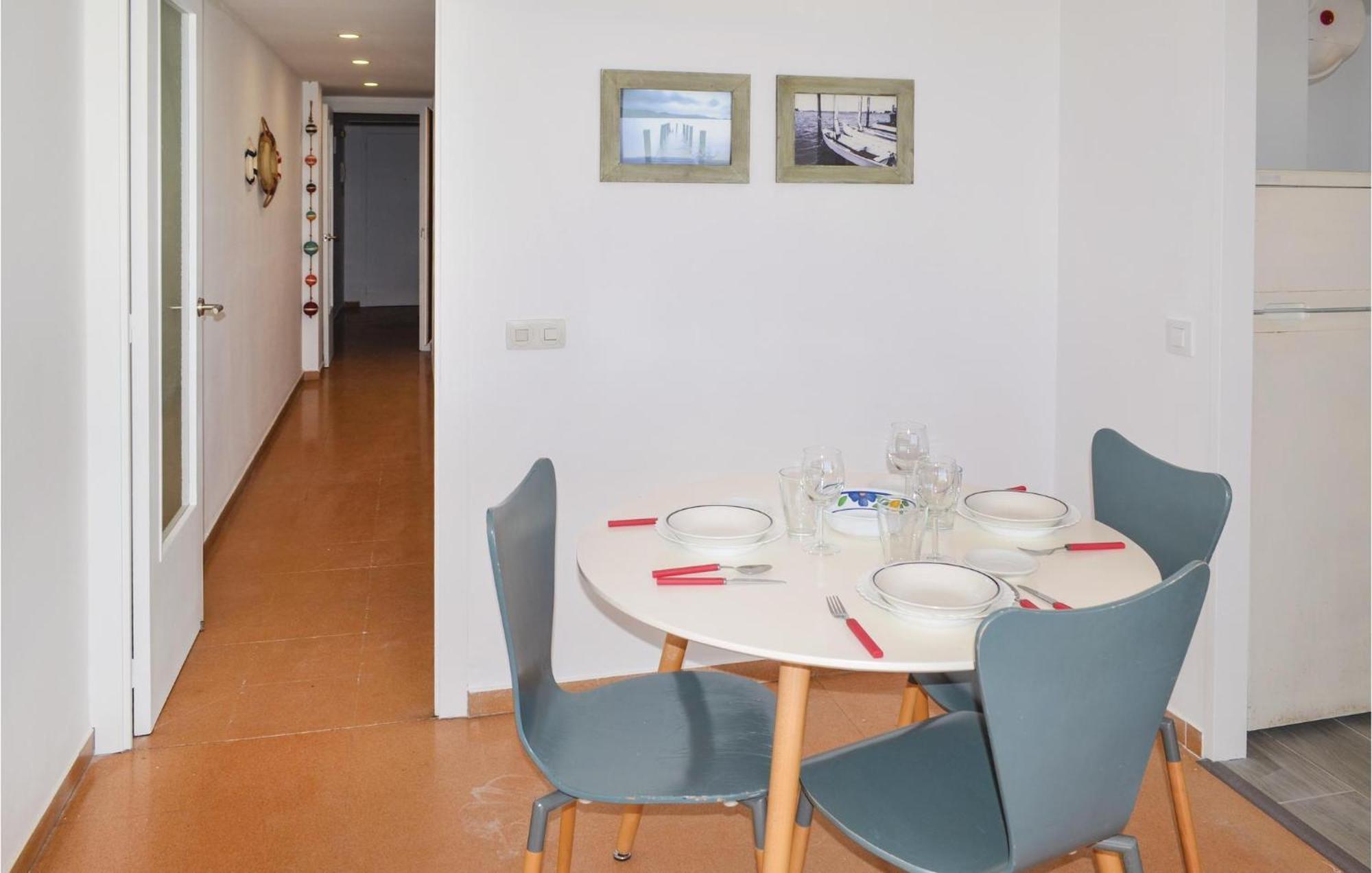 3 Bedroom Beautiful Apartment In Lloret De Mar Ngoại thất bức ảnh