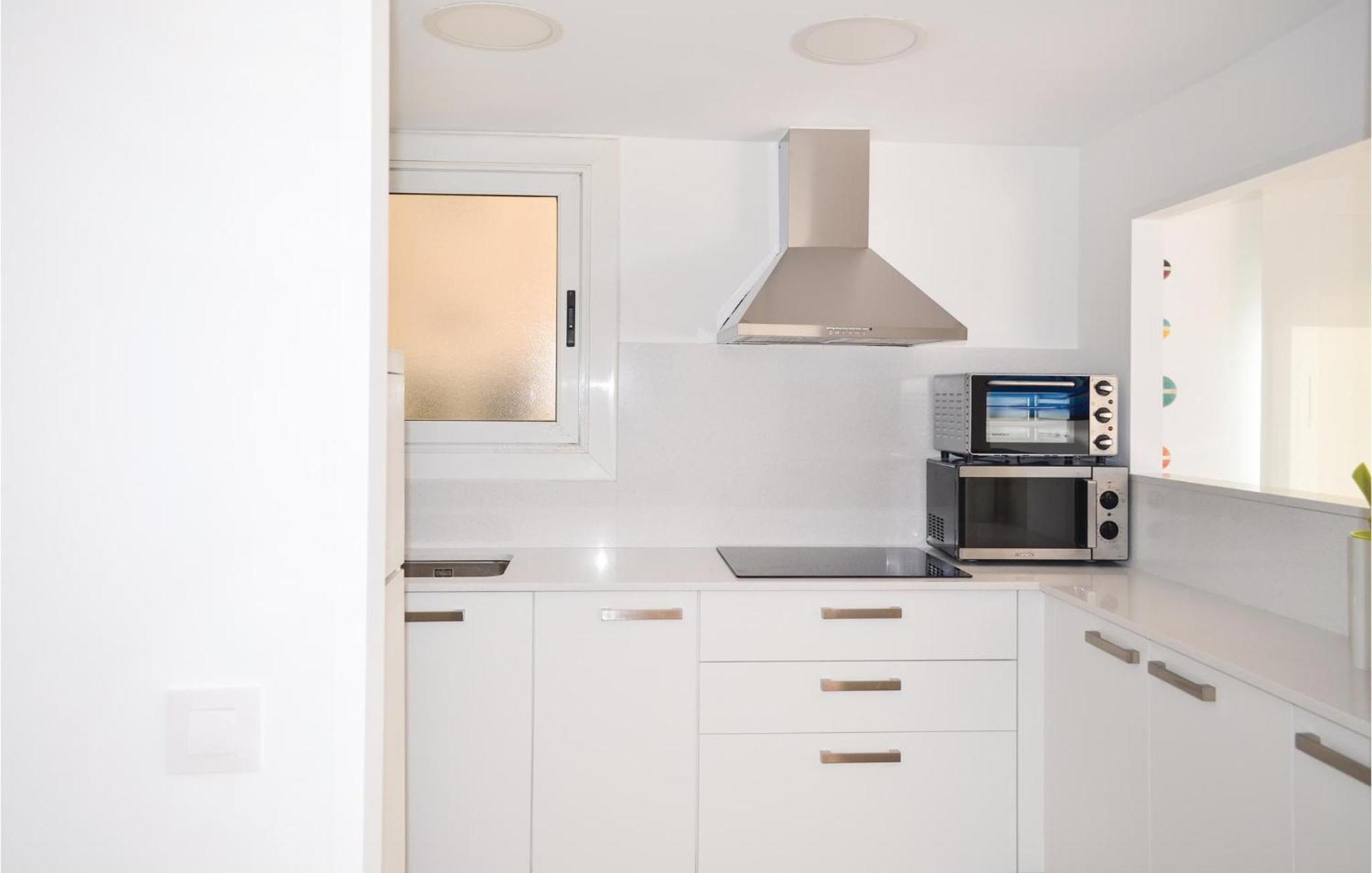 3 Bedroom Beautiful Apartment In Lloret De Mar Ngoại thất bức ảnh