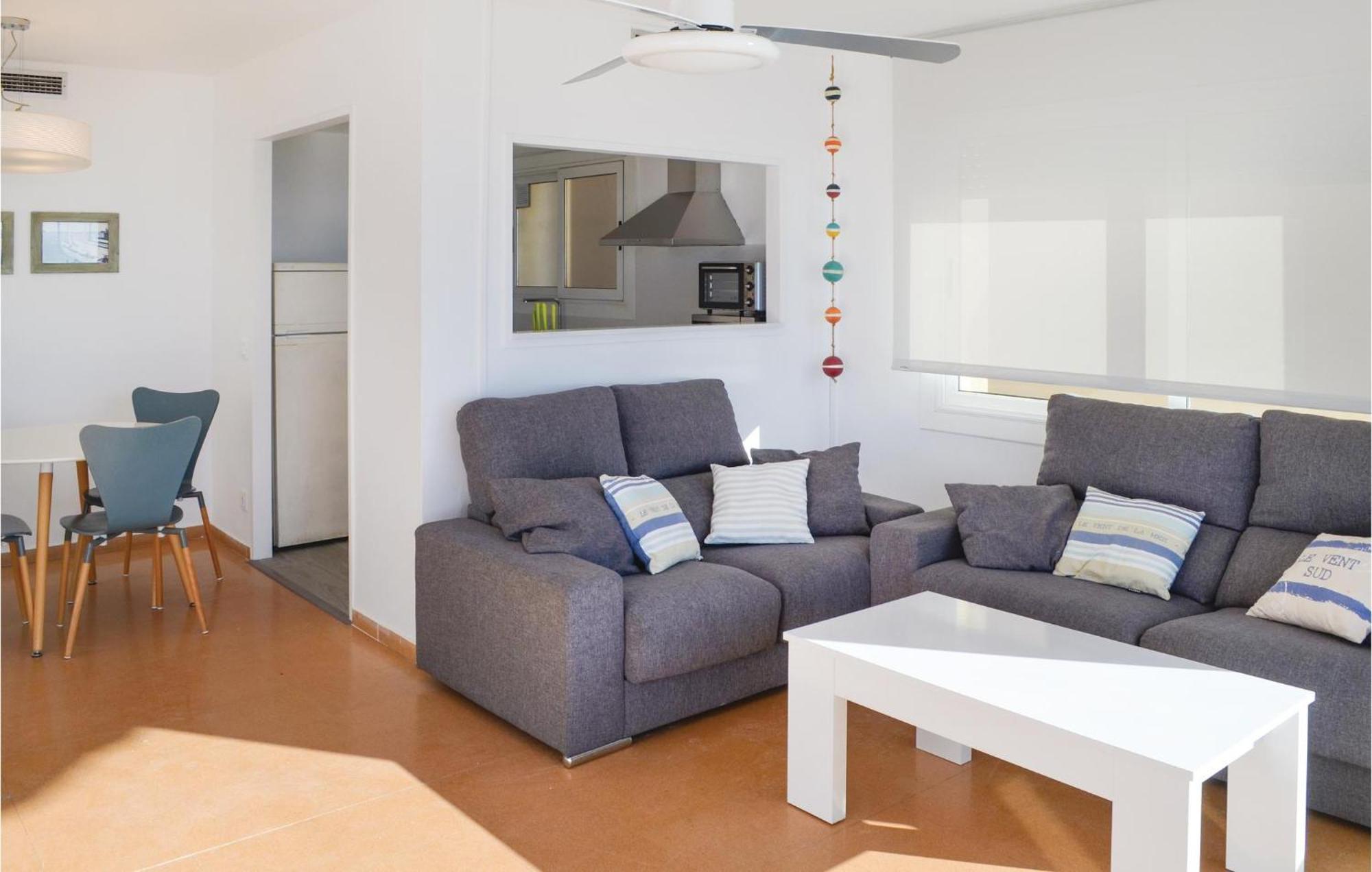 3 Bedroom Beautiful Apartment In Lloret De Mar Ngoại thất bức ảnh