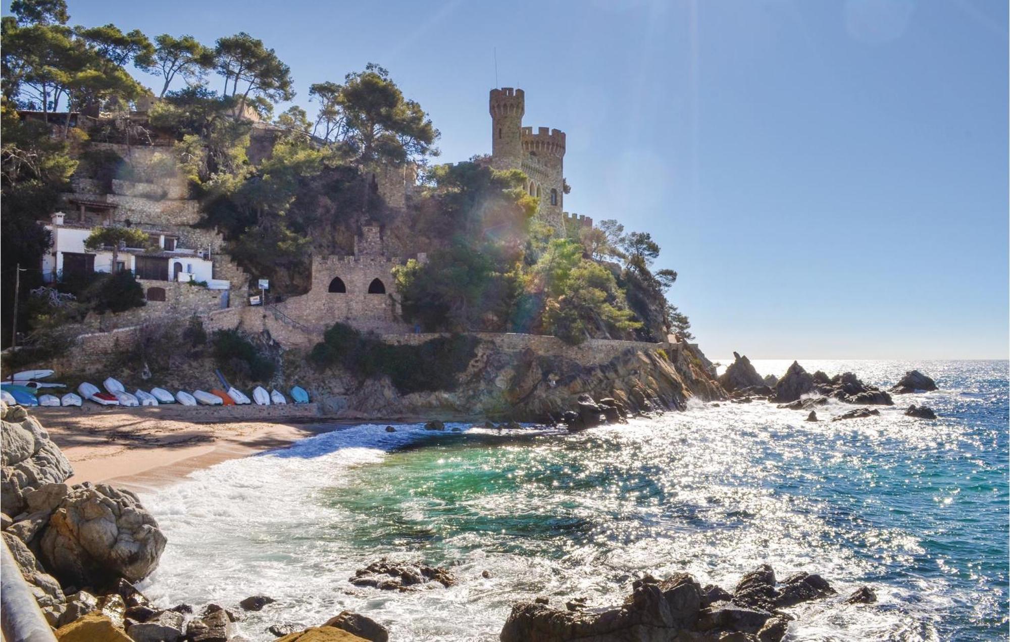 3 Bedroom Beautiful Apartment In Lloret De Mar Ngoại thất bức ảnh