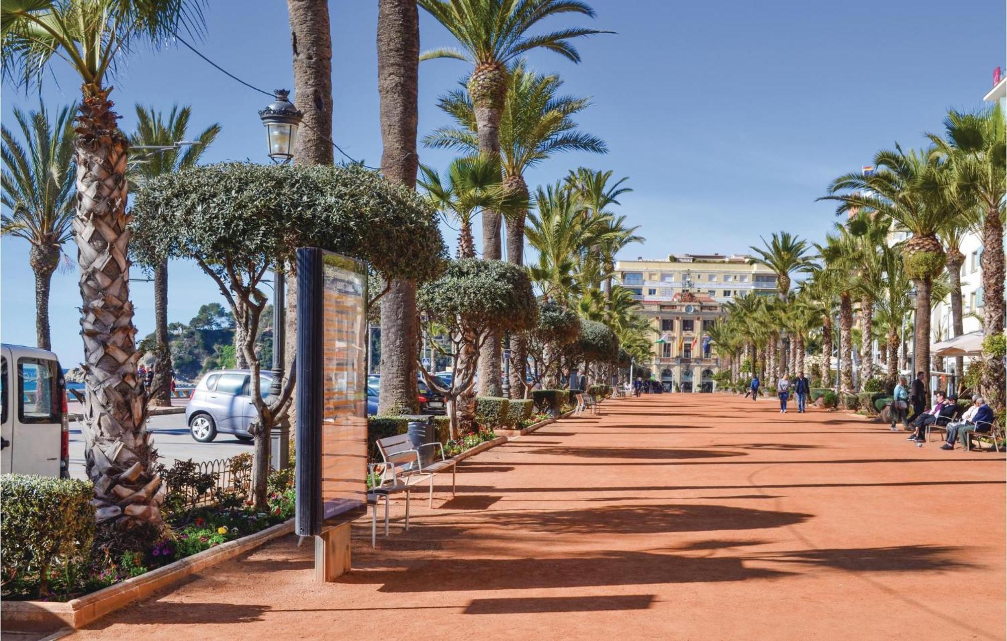 3 Bedroom Beautiful Apartment In Lloret De Mar Ngoại thất bức ảnh